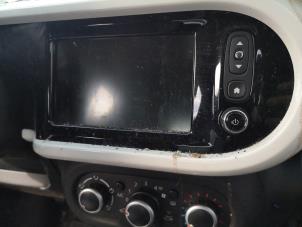 Gebruikte Display Interieur Renault Twingo III (AH) 1.0 SCe 70 12V Prijs op aanvraag aangeboden door Bongers Auto-Onderdelen Zeeland