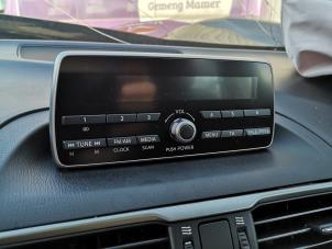Gebruikte Radio Mazda 3 (BM/BN) 1.5 Skyactiv-G 100 16V Prijs op aanvraag aangeboden door Bongers Auto-Onderdelen Zeeland