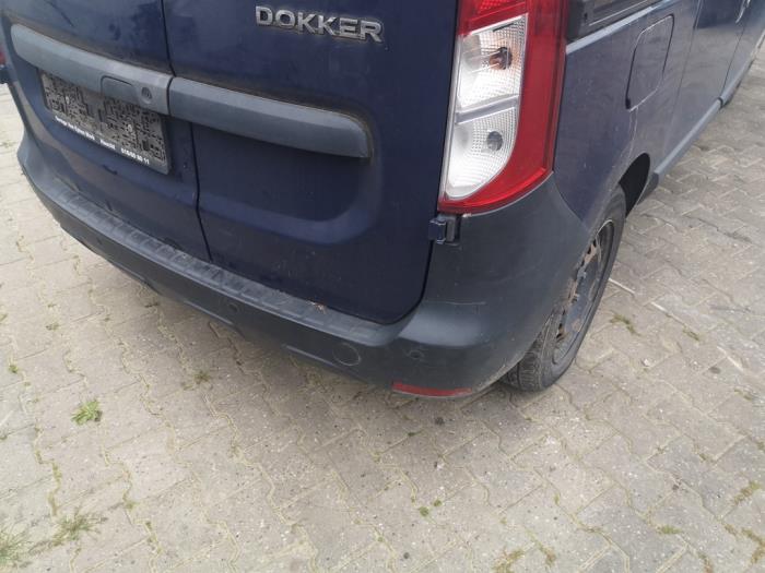 Achterbumper van een Dacia Dokker (0S) 1.5 dCi 90 2013