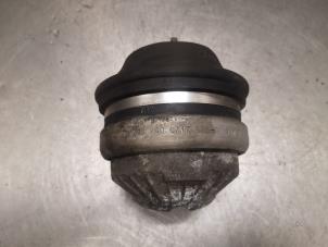 Gebruikte Motorsteun Mercedes S (W220) 3.2 S-320 18V Prijs op aanvraag aangeboden door Bongers Auto-Onderdelen Zeeland