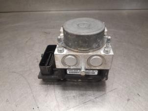 Gebruikte ABS Pomp Dacia Duster (HS) 1.5 dCi Prijs op aanvraag aangeboden door Bongers Auto-Onderdelen Zeeland