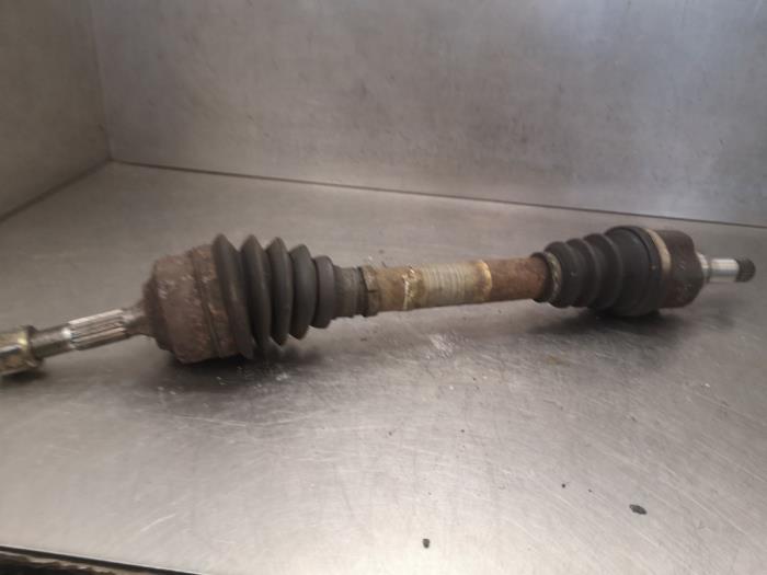 Gebruikte Steekas links-voor Peugeot 206 (2A/C/H/J/S) 1.4 XR,XS,XT,Gentry Prijs op aanvraag aangeboden door Bongers Auto-Onderdelen Zeeland