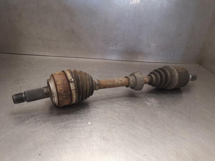 Aandrijfas links-voor van een Honda CR-V (RE/RM) 2.2 i-CTDi 16V 2008