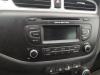 Radio van een Kia Cee'd Sportswagon (JDC5), 2012 / 2018 1.6 GDI 16V, Combi/o, Benzine, 1.591cc, 99kW (135pk), FWD, G4FD, 2012-09 / 2018-07, JDC5P3; JDC5P4; JDC5PC; JDC5PD 2013