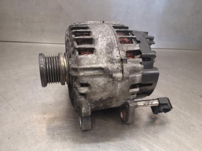 Gebruikte Dynamo Volkswagen Multivan T5 (7E/7HC/7HF/7HM) 2.0 BiTDI DRF Prijs op aanvraag aangeboden door Bongers Auto-Onderdelen Zeeland