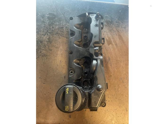 Gebruikte Kleppendeksel Volkswagen Multivan T5 (7E/7HC/7HF/7HM) 2.0 BiTDI DRF Prijs op aanvraag aangeboden door Bongers Auto-Onderdelen Zeeland