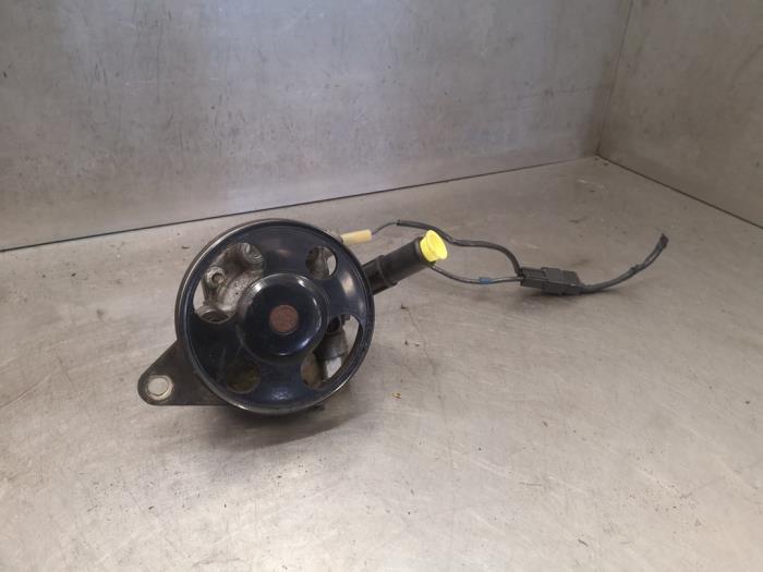 Gebruikte Pomp Servo Mazda 323 F (BA14) 1.8i GLX,GT 16V Prijs op aanvraag aangeboden door Bongers Auto-Onderdelen Zeeland