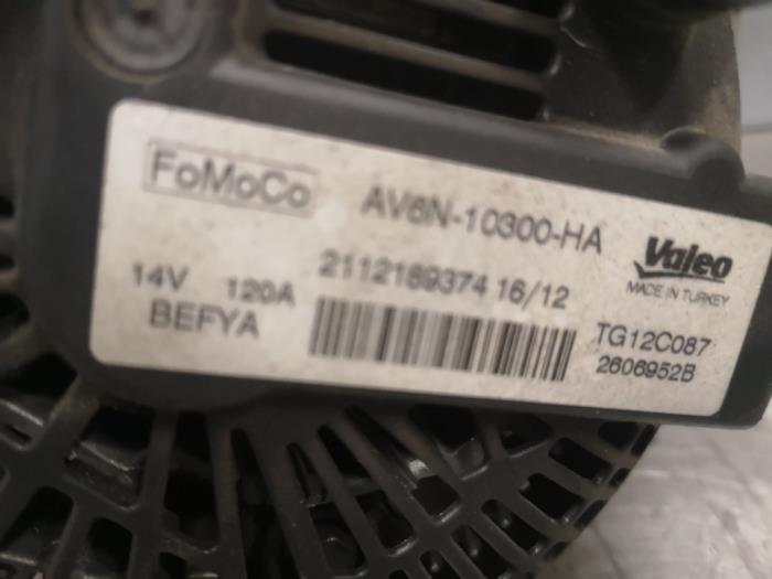 Dynamo van een Ford Focus 3 1.6 Ti-VCT 16V 125 2012