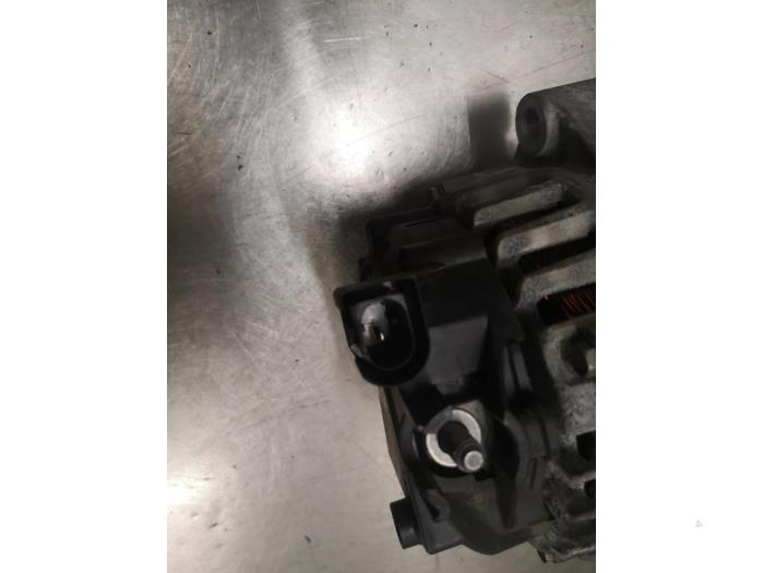 Dynamo van een Ford Focus 3 1.6 Ti-VCT 16V 125 2012
