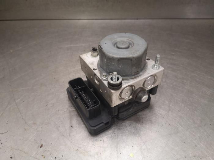 Gebruikte ABS Pomp Toyota Aygo (B40) 1.0 12V VVT-i Prijs op aanvraag aangeboden door Bongers Auto-Onderdelen Zeeland