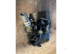 Gebruikte Oliefilterhuis Ford Transit 2.2 TDCi 16V Prijs op aanvraag aangeboden door Bongers Auto-Onderdelen Zeeland