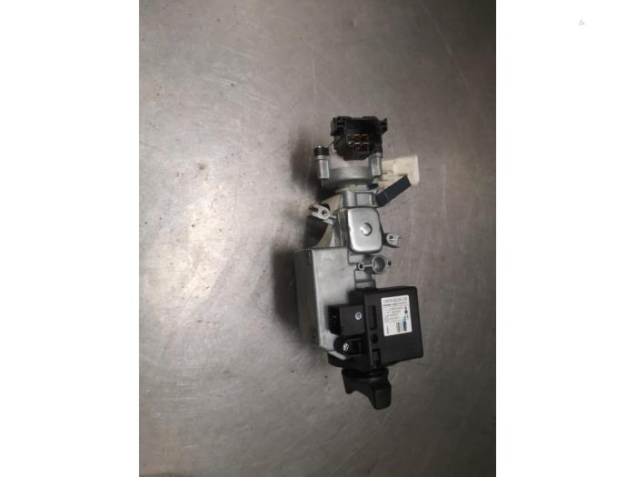 Gebruikte Contactslot + computer Suzuki Swift (ZA/ZC/ZD1/2/3/9) 1.3 VVT 16V Prijs op aanvraag aangeboden door Bongers Auto-Onderdelen Zeeland