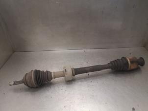 Gebruikte Aandrijfas rechts-voor Dacia Sandero I (BS) 1.2 16V Prijs op aanvraag aangeboden door Bongers Auto-Onderdelen Zeeland