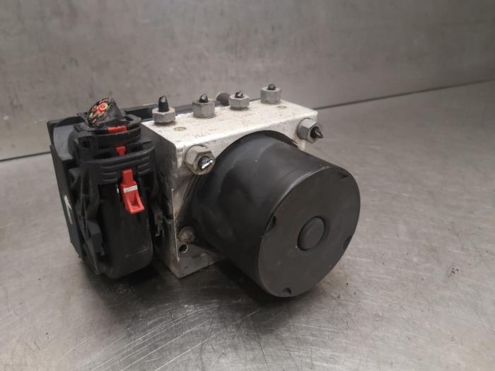Gebruikte ABS Pomp Volkswagen Polo IV (9N1/2/3) 1.4 TDI 70 Prijs op aanvraag aangeboden door Bongers Auto-Onderdelen Zeeland