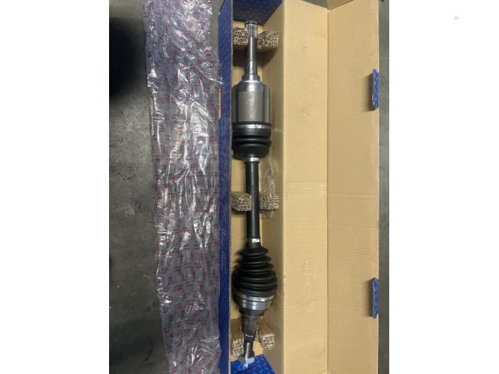 Nieuwe Aandrijfas links-voor Nissan Qashqai (J10) 2.0 16V 4x4 Prijs € 151,25 Inclusief btw aangeboden door Bongers Auto-Onderdelen Zeeland