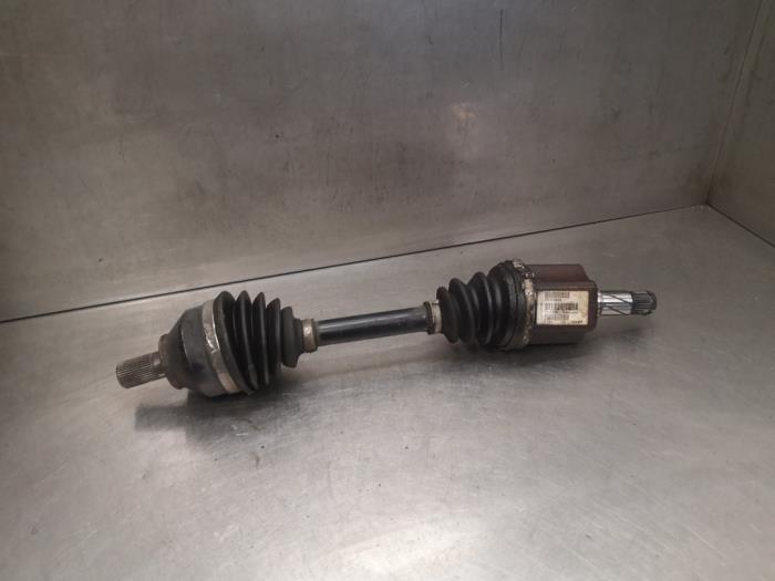 Gebruikte Steekas links-voor Volvo V50 (MW) 2.0 D3 20V Prijs op aanvraag aangeboden door Bongers Auto-Onderdelen Zeeland