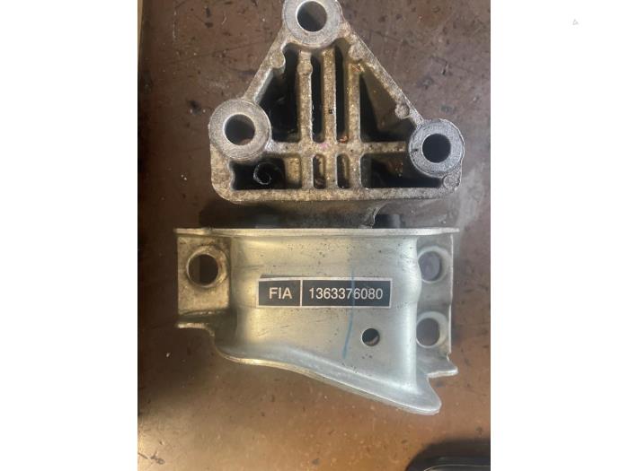 Gebruikte Motorrubber Fiat Ducato (250) 2.3 D 130 Multijet Minibus Extralongo Prijs op aanvraag aangeboden door Bongers Auto-Onderdelen Zeeland