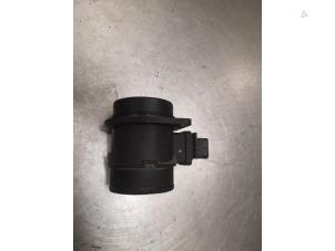 Gebruikte Luchtmassameter Hyundai i30 Crosswagon (WWH) 1.6 CRDi 16V VGT HP Prijs op aanvraag aangeboden door Bongers Auto-Onderdelen Zeeland