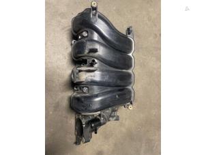 Gebruikte Inlaatspruitstuk Toyota Yaris Prijs op aanvraag aangeboden door Bongers Auto-Onderdelen Zeeland