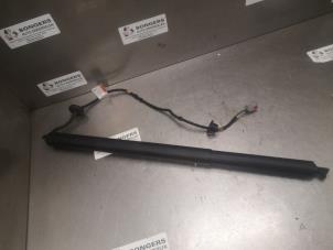 Gebruikte Achterklepdemper links-achter Ford Kuga III (DFK) 2.0 EcoBlue 4x4 Prijs op aanvraag aangeboden door Bongers Auto-Onderdelen Zeeland