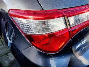 Gebruikte Achterlicht links Toyota Yaris III (P13) 1.5 16V Hybrid Prijs op aanvraag aangeboden door Bongers Auto-Onderdelen Zeeland
