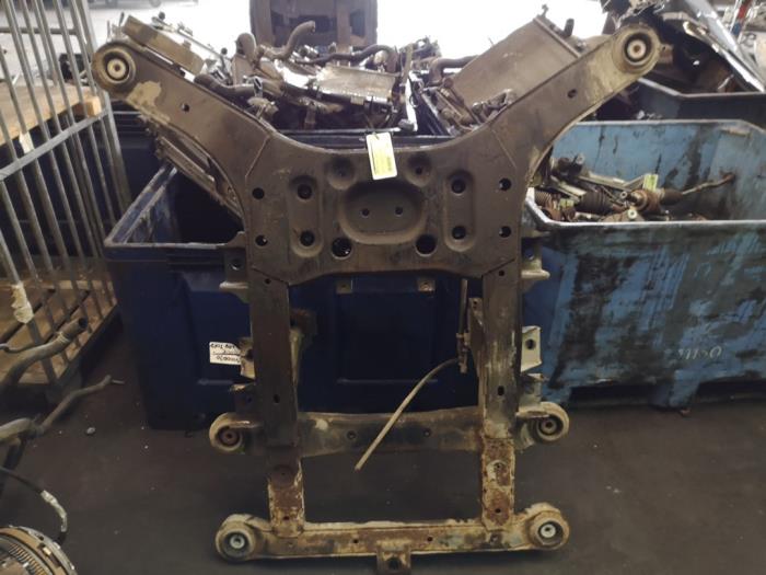 Gebruikte Subframe Ssang Yong Rodius 2.0 e-200 Xdi 16V 4WD Prijs op aanvraag aangeboden door Bongers Auto-Onderdelen Zeeland