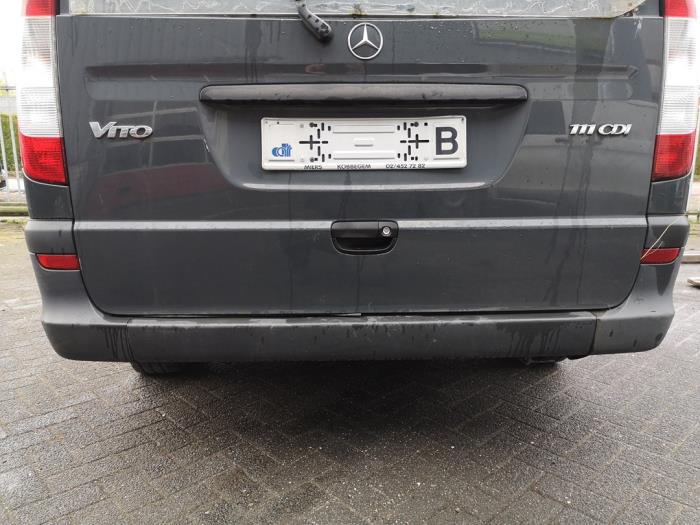 Achterbumper van een Mercedes-Benz Vito (639.6) 2.2 111 CDI 16V 2006