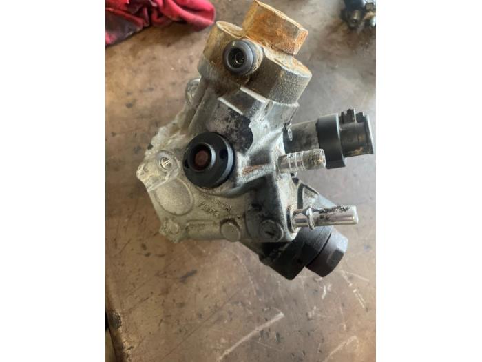 Gebruikte Dieselpomp BMW 5 serie (G30) 540d xDrive 24V Mild Hybrid Prijs op aanvraag aangeboden door Bongers Auto-Onderdelen Zeeland