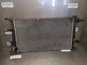 Gebruikte Radiateur Renault Megane III Grandtour (KZ) 2.0 16V CVT Prijs op aanvraag aangeboden door Bongers Auto-Onderdelen Zeeland