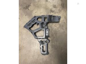 Gebruikte Bumpersteun links-achter Renault Megane III Berline (BZ) 1.5 dCi 110 Prijs op aanvraag aangeboden door Bongers Auto-Onderdelen Zeeland