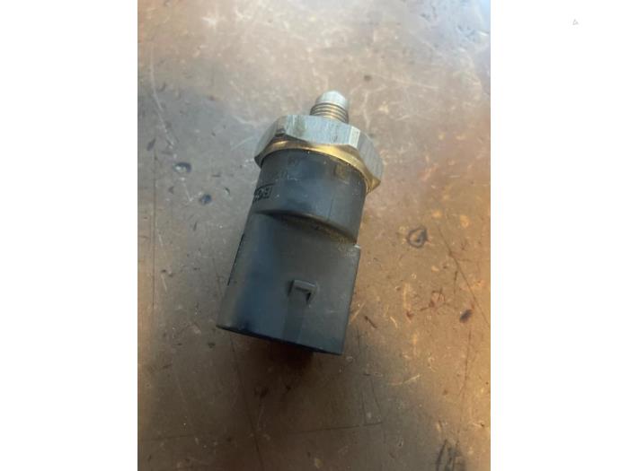 Gebruikte Brandstofdruk sensor Volkswagen Golf V (1K1) 1.6 FSI 16V Prijs op aanvraag aangeboden door Bongers Auto-Onderdelen Zeeland
