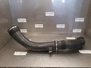 Gebruikte Luchtgeleider Opel Insignia 2.8 V6 Turbo 24V 4x4 OPC Ecotec Prijs op aanvraag aangeboden door Bongers Auto-Onderdelen Zeeland