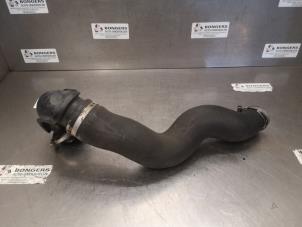 Gebruikte Intercooler Buis Opel Insignia 2.8 V6 Turbo 24V 4x4 OPC Ecotec Prijs op aanvraag aangeboden door Bongers Auto-Onderdelen Zeeland