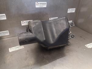 Gebruikte Luchtfilterhuis Chevrolet Captiva (C140) 2.4 16V 4x2 Prijs op aanvraag aangeboden door Bongers Auto-Onderdelen Zeeland