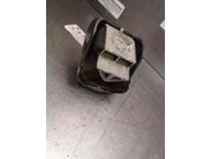 Gebruikte Motorrubber Volkswagen Crafter 2.5 TDI 30/32/35 Prijs op aanvraag aangeboden door Bongers Auto-Onderdelen Zeeland