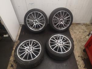 Gebruikte Velgen set + banden Mazda MX-5 (NC18/1A) 2.0i 16V Prijs op aanvraag aangeboden door Bongers Auto-Onderdelen Zeeland