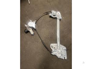 Gebruikte Ruitmechaniek 2Deurs links-voor Mazda MX-5 (NC18/1A) 2.0i 16V Prijs op aanvraag aangeboden door Bongers Auto-Onderdelen Zeeland