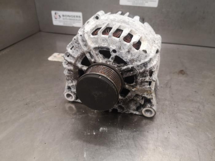 Gebruikte Dynamo Peugeot 206+ (2L/M) 1.4 HDi Prijs op aanvraag aangeboden door Bongers Auto-Onderdelen Zeeland