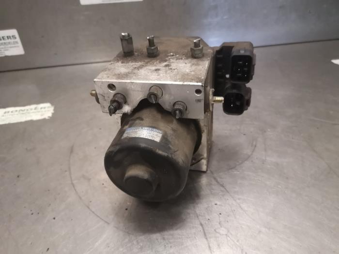 Gebruikte ABS Pomp Toyota RAV4 (A1) 2.0i,SR 16V 4x4 Prijs op aanvraag aangeboden door Bongers Auto-Onderdelen Zeeland