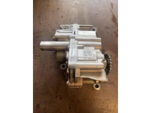 Gebruikte Oliepomp BMW 5 serie (F10) 523i 24V Prijs op aanvraag aangeboden door Bongers Auto-Onderdelen Zeeland