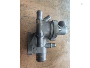 Gebruikte Thermostaathuis Mercedes Vito (447.6) 1.6 109 CDI 16V Prijs op aanvraag aangeboden door Bongers Auto-Onderdelen Zeeland