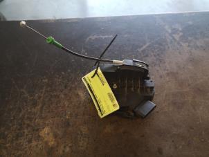 Gebruikte Deurslot Mechaniek 4Deurs links-achter Ford Fiesta 6 (JA8) 1.25 16V Prijs op aanvraag aangeboden door Bongers Auto-Onderdelen Zeeland