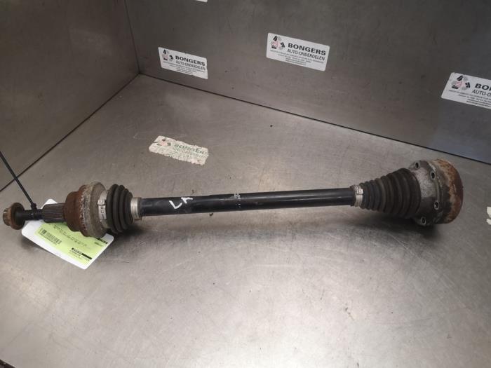 Aandrijfas links-achter van een Volkswagen Tiguan (5N1/2) 2.0 TDI DRF 16V 4Motion 2011