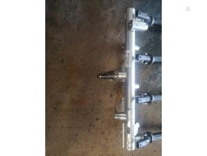 Gebruikte Injector brug Renault Kadjar (RFEH) 1.3 TCE 140 FAP 16V Prijs op aanvraag aangeboden door Bongers Auto-Onderdelen Zeeland