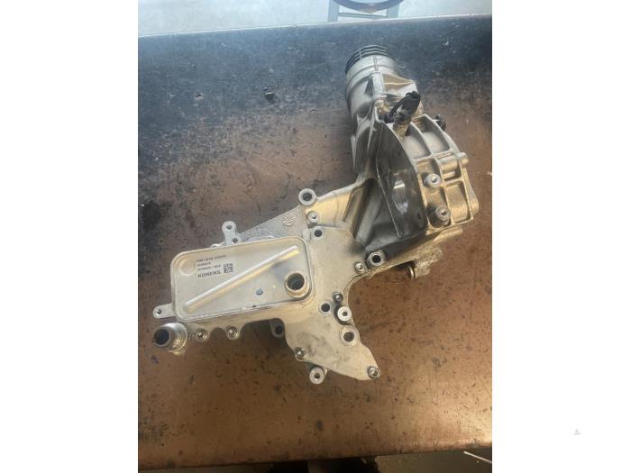 Gebruikte Oliefilterhuis Opel Insignia Grand Sport 2.0 CDTI 16V 4x4 Prijs op aanvraag aangeboden door Bongers Auto-Onderdelen Zeeland