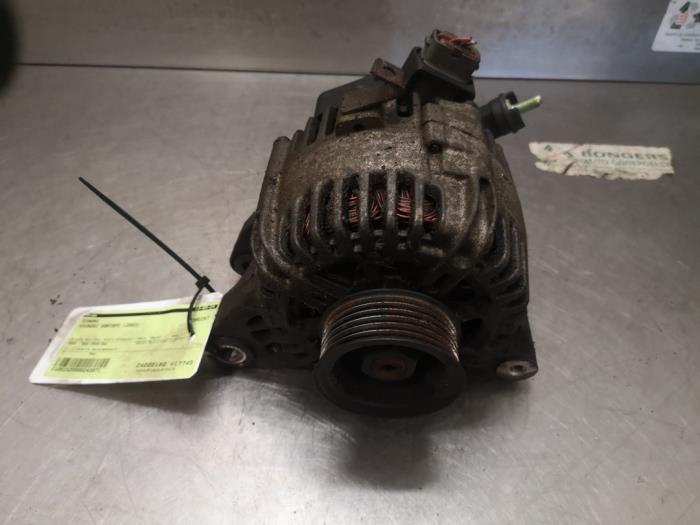 Gebruikte Dynamo Hyundai Santa Fe I 2.7 V6 24V 4x4 Autom. Prijs op aanvraag aangeboden door Bongers Auto-Onderdelen Zeeland