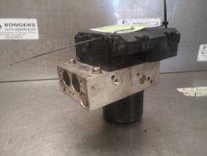 Gebruikte ABS Pomp Hyundai Santa Fe I 2.7 V6 24V 4x4 Autom. Prijs op aanvraag aangeboden door Bongers Auto-Onderdelen Zeeland