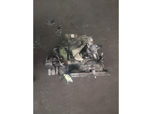 Gebruikte Versnellingsbak Alfa Romeo Brera (939) 2.4 JTDM 20V Prijs op aanvraag aangeboden door Bongers Auto-Onderdelen Zeeland