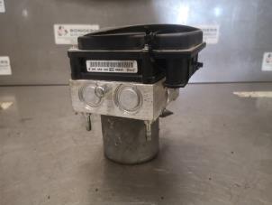 Gebruikte ABS Pomp Hyundai Santa Fe II (CM) 2.7 V6 24V 4x4 Prijs op aanvraag aangeboden door Bongers Auto-Onderdelen Zeeland