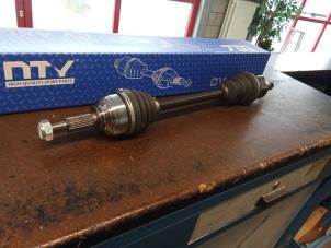 Nieuwe Aandrijfas links-voor Renault Clio IV (5R) 0.9 Energy TCE 90 12V Prijs € 99,99 Inclusief btw aangeboden door Bongers Auto-Onderdelen Zeeland